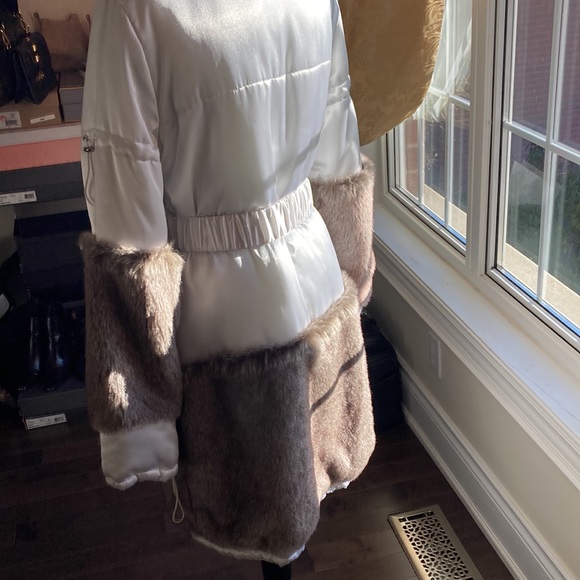 Coat Silk with Faux Fur - Picture 5 of 8